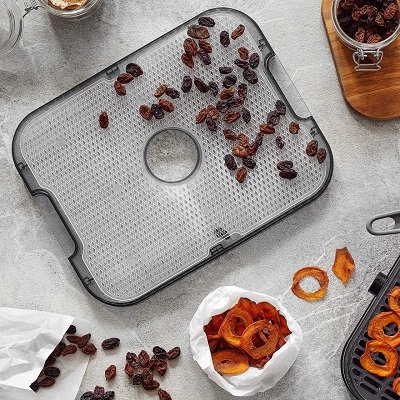 Bandeja para la deshidratación de fruta pequeña como las uvas.